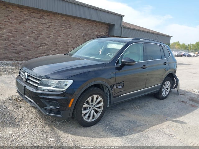 Volkswagen 2018 2018 3VV2B7AX0JM084778 Image 2