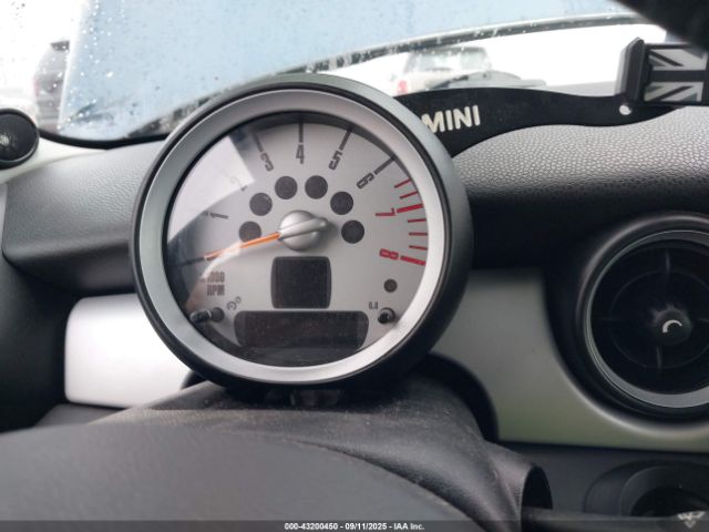 2010 MINI COOPER CLUBMAN WMWML3C55ATX51447 Photo 6