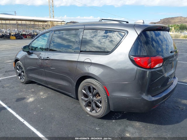 2C4RC1GG7JR289263 Chrysler 2018