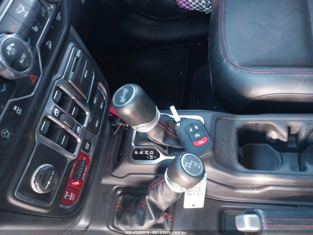 1C4HJXFN8LW311205 Jeep 2020