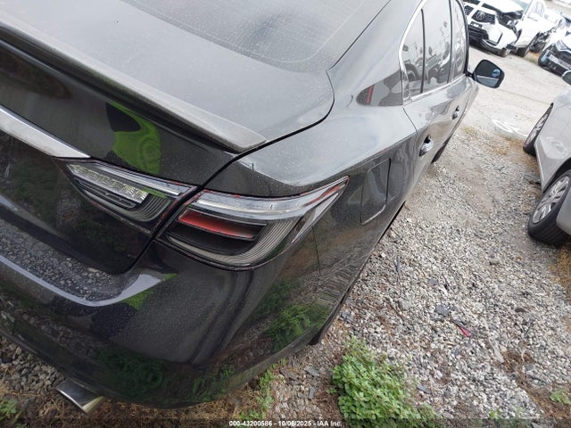 Infiniti 2019 2019 JN1EV7APXKM516375 Image 4