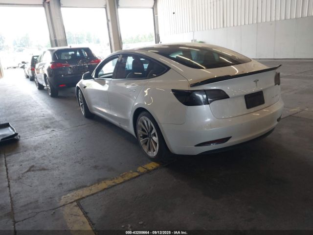 2022 TESLA MODEL 3 5YJ3E1EB0NF143943 Photo 2