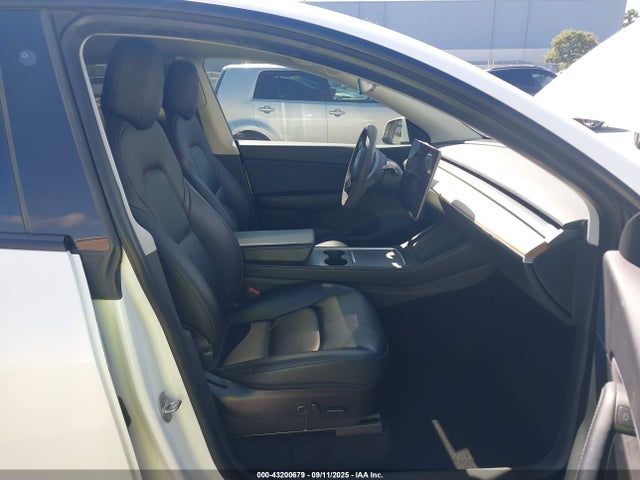2021 TESLA MODEL Y 5YJYGAEE6MF149934 Photo 4