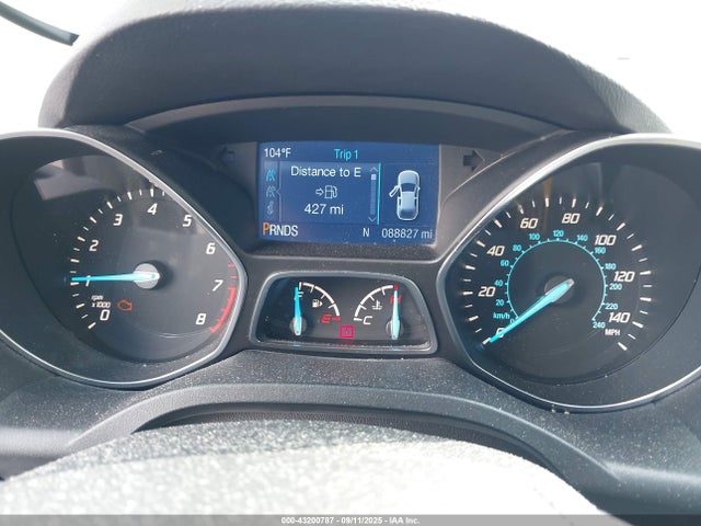1FMCU0GX1EUC76171 Ford Escape