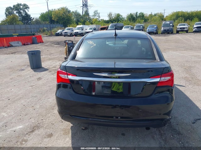 Chrysler 200 LX 2014 1C3CCBAB2EN146589 Image 16