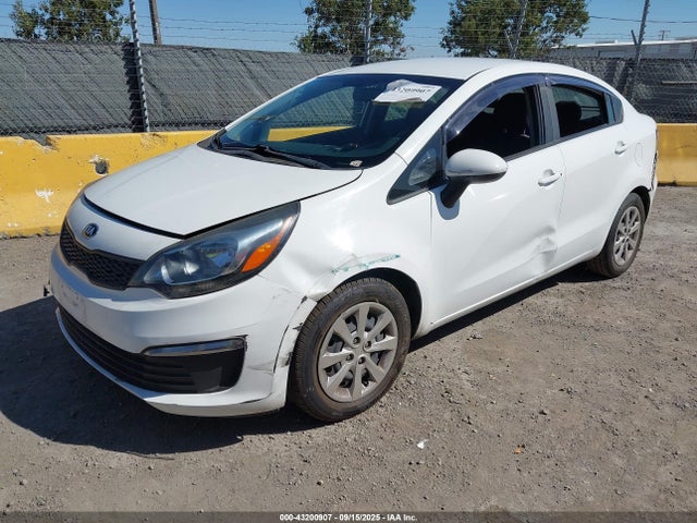 KIA gamma 2016 KNADM4A32G6681305 Image 2