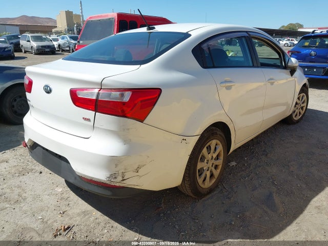 KIA gamma 2016 KNADM4A32G6681305 Image 4