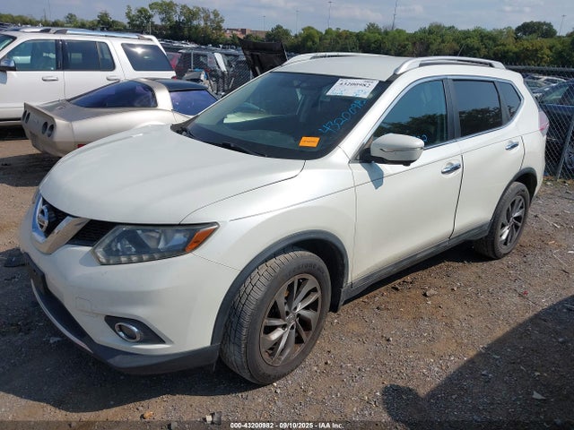 Nissan Rogue 2015 5N1AT2MVXFC811496 Image 2