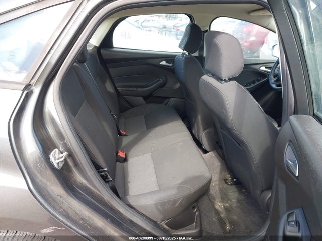 Ford Focus 2016 1FADP3F26GL372688 Image 8