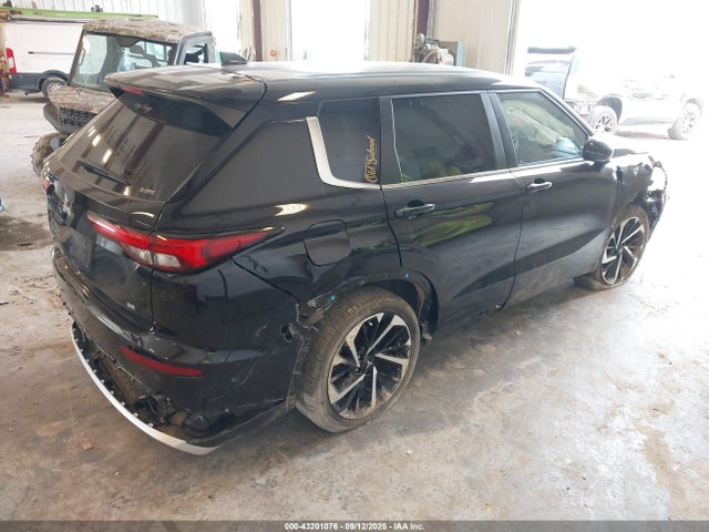 2022 MITSUBISHI OUTLANDER JA4J4UA86NZ065291 Photo 3
