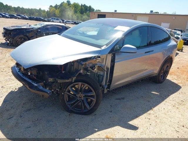 2026 TESLA MODEL X 7SAXCBE52TF472585 Photo 1