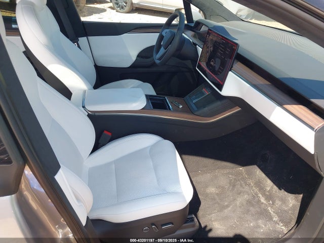 2026 TESLA MODEL X 7SAXCBE52TF472585 Photo 4