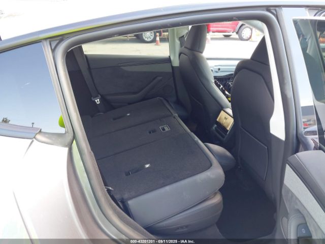 2026 TESLA MODEL Y 7SAYGDEE9TF357034 Photo 7