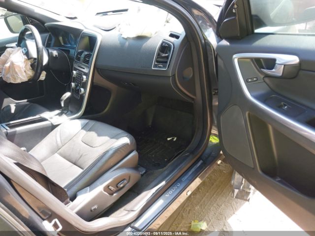 2015 VOLVO XC60 YV440MDM1F2734081 Photo 4