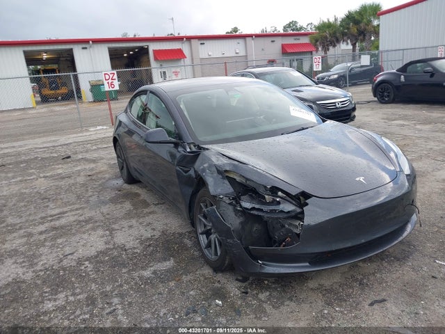 2023 Tesla Model 3 Rear-wheel Drive მანქანა იყიდება აუქციონზე, vin: 5YJ3E1EA3PF705179, აუქციონის ნომერი: 43201701