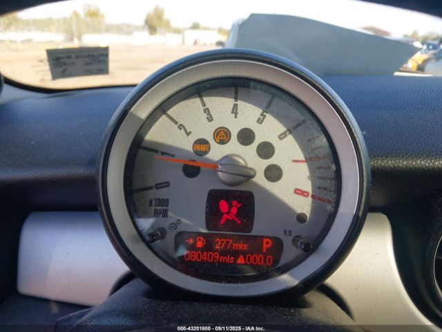 2010 MINI COOPER CLUBMAN WMWML3C53ATX37918 Photo 6