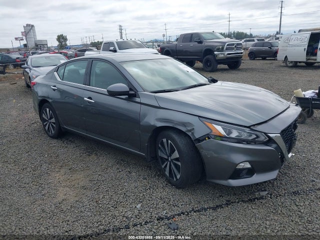 Nissan 2022 2022 1N4BL4EW4NN404195 Image 1