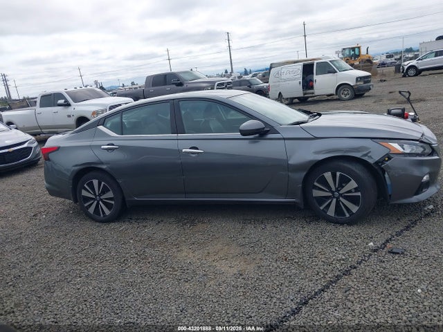 Nissan 2022 2022 1N4BL4EW4NN404195 Image 13