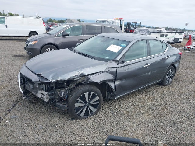 Nissan 2022 2022 1N4BL4EW4NN404195 Image 2