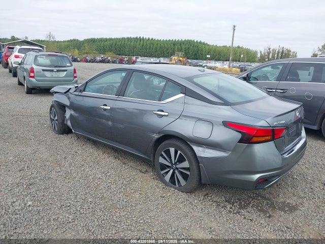 Nissan 2022 2022 1N4BL4EW4NN404195 Image 3