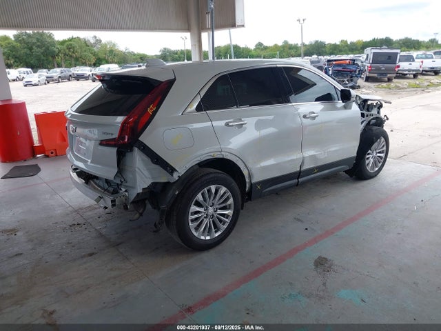 2024 CADILLAC XT4 1GYAZAR48RF114290 Photo 3