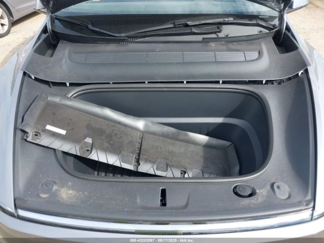 2026 TESLA MODEL Y 7SAYGDEE1TF326764 Photo 9