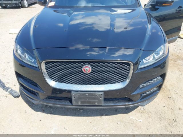 2018 JAGUAR F-PACE SADCJ2FX7JA328445 Photo 5