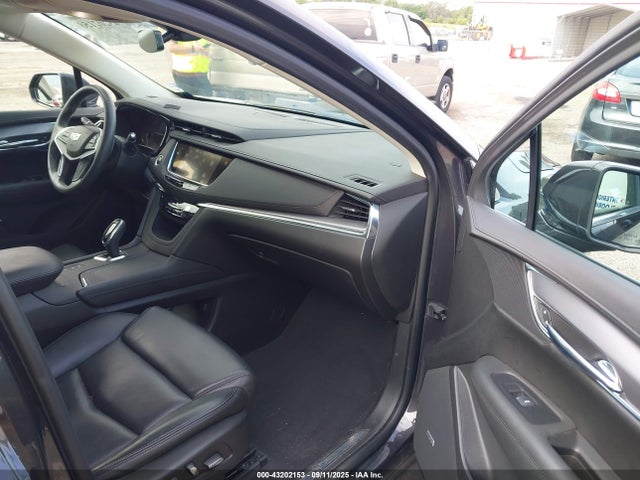 2017 CADILLAC XT5 1GYKNDRS9HZ160935 Photo 4