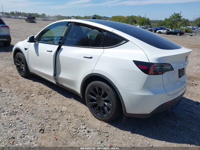 7SAYGDEE9PA033911 Tesla Model Y