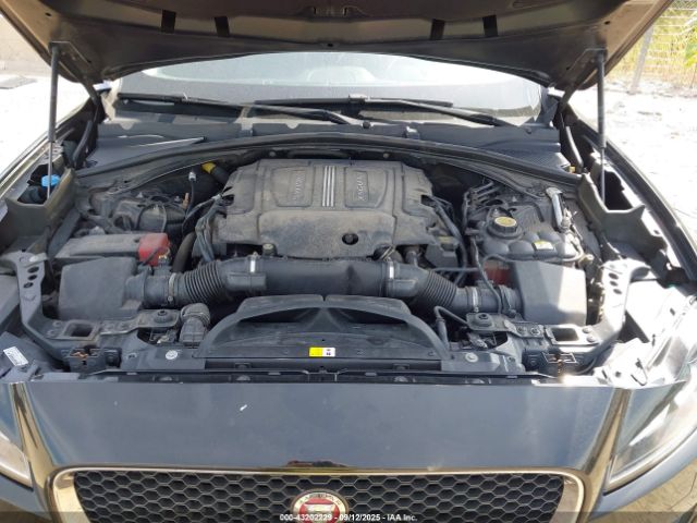 2017 JAGUAR F-PACE SADCJ2BV9HA091679 Photo 9