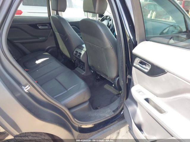 2017 JAGUAR F-PACE SADCJ2BV9HA091679 Photo 7