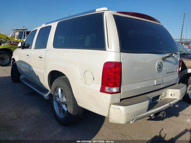 2006 CADILLAC ESCALADE ESV 3GYFK66N86G112196 Photo 2