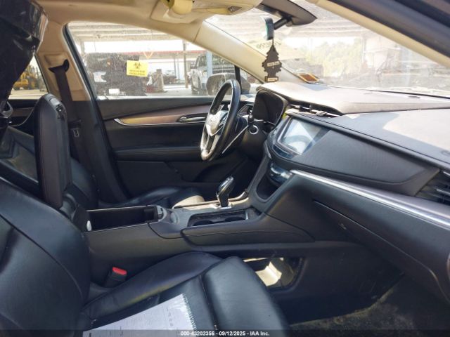 2017 CADILLAC XT5 1GYKNBRS6HZ214812 Photo 4