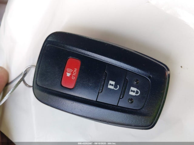43202387 :رقم المزاد ، 5TDCZRAH6LS008410 vin ، 2020 Toyota Highlander L مزاد بيع