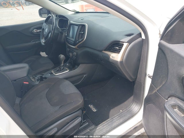 1C4PJMCB0GW187117 Jeep Cherokee