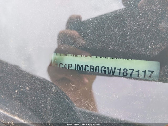 1C4PJMCB0GW187117 Jeep Cherokee