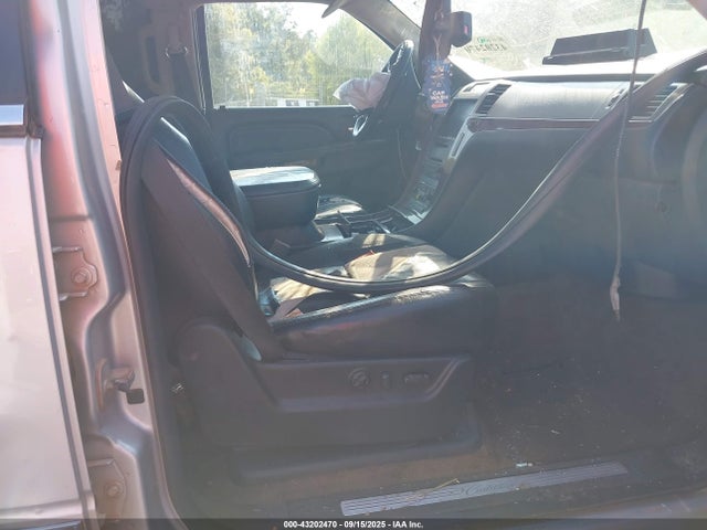 2010 CADILLAC ESCALADE EXT 3GYVKMEF0AG208326 Photo 4