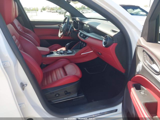 2021 ALFA ROMEO STELVIO ZASPAKBN4M7D14786 Photo 4