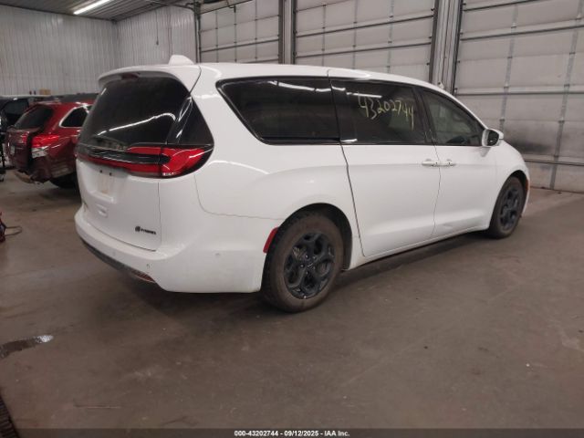 2022 CHRYSLER PACIFICA HYBRID 2C4RC1S77NR130000 Photo 3