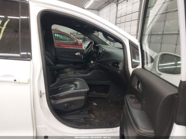 2022 CHRYSLER PACIFICA HYBRID 2C4RC1S77NR130000 Photo 4