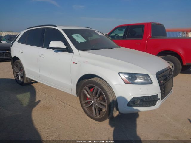 2016 AUDI SQ5 WA1CCAFP5GA018412