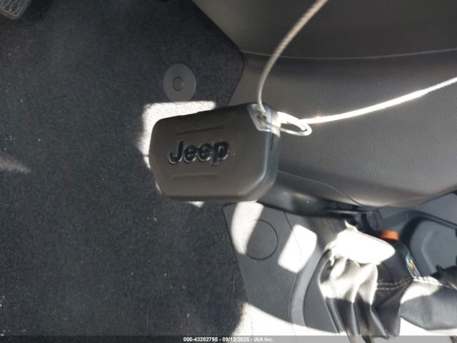 2021 JEEP WRANGLER 4XE 1C4JJXP60MW642404 Photo 10