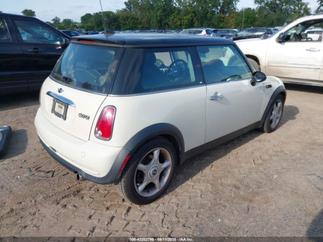 2006 MINI COOPER WMWRC33556TK68182 Photo 3