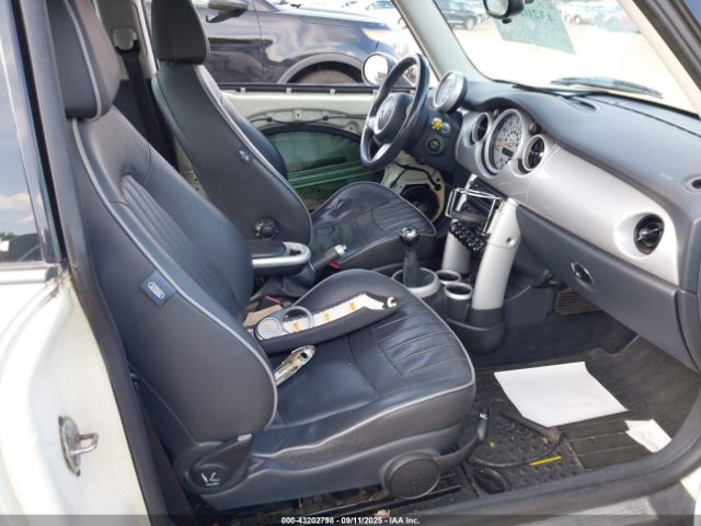 2006 MINI COOPER WMWRC33556TK68182 Photo 4