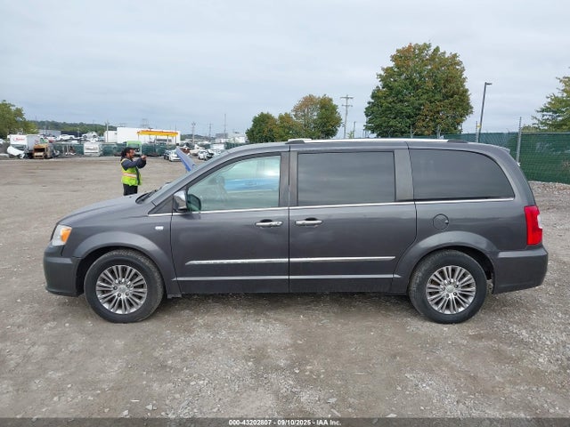 2C4RC1CG7ER330356 Chrysler Town and Country