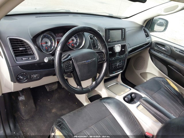2C4RC1CG7ER330356 Chrysler Town and Country