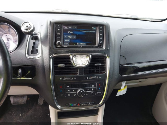 2C4RC1CG7ER330356 Chrysler Town and Country