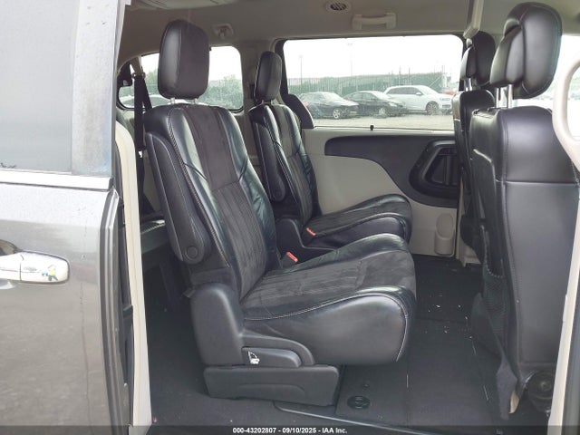 2C4RC1CG7ER330356 Chrysler Town and Country