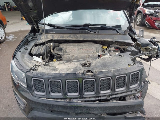 Jeep 2021 2021 3C4NJDDB3MT583825 Image 10