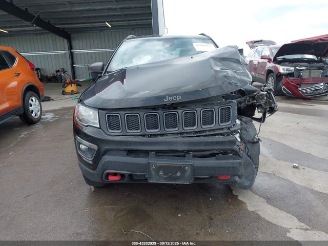 3C4NJDDB3MT583825 Jeep 2021